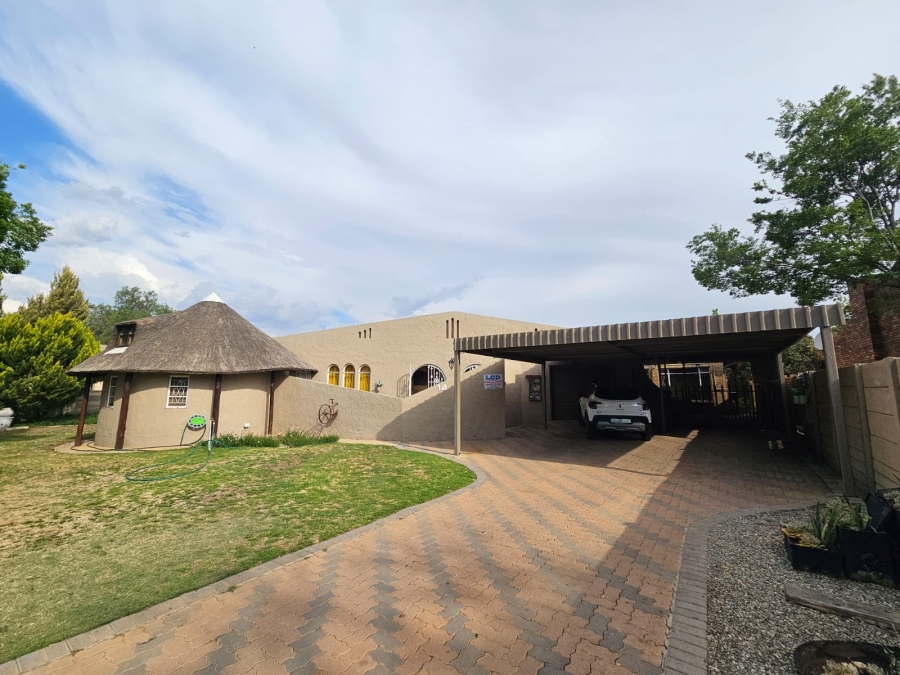 5 Bedroom Property for Sale in Merriespruit Free State